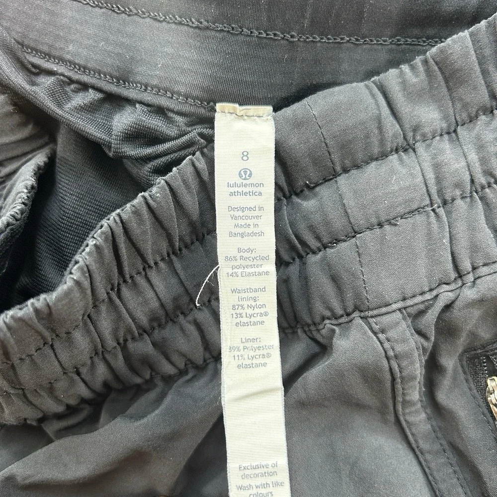 Lululemon Size 8 Tracker Short V 4